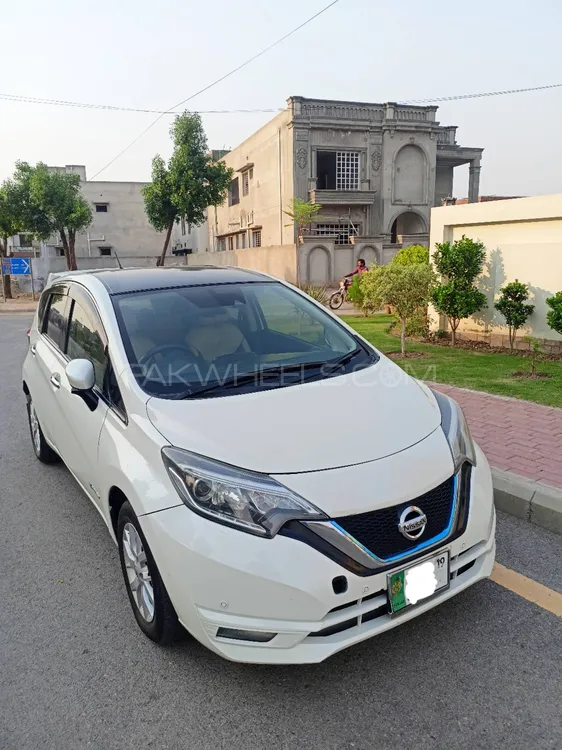 Nissan Note 2016 for Sale in Lahore Image-1