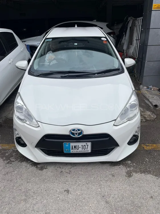 Toyota Aqua 2015 for Sale in Peshawar Image-1