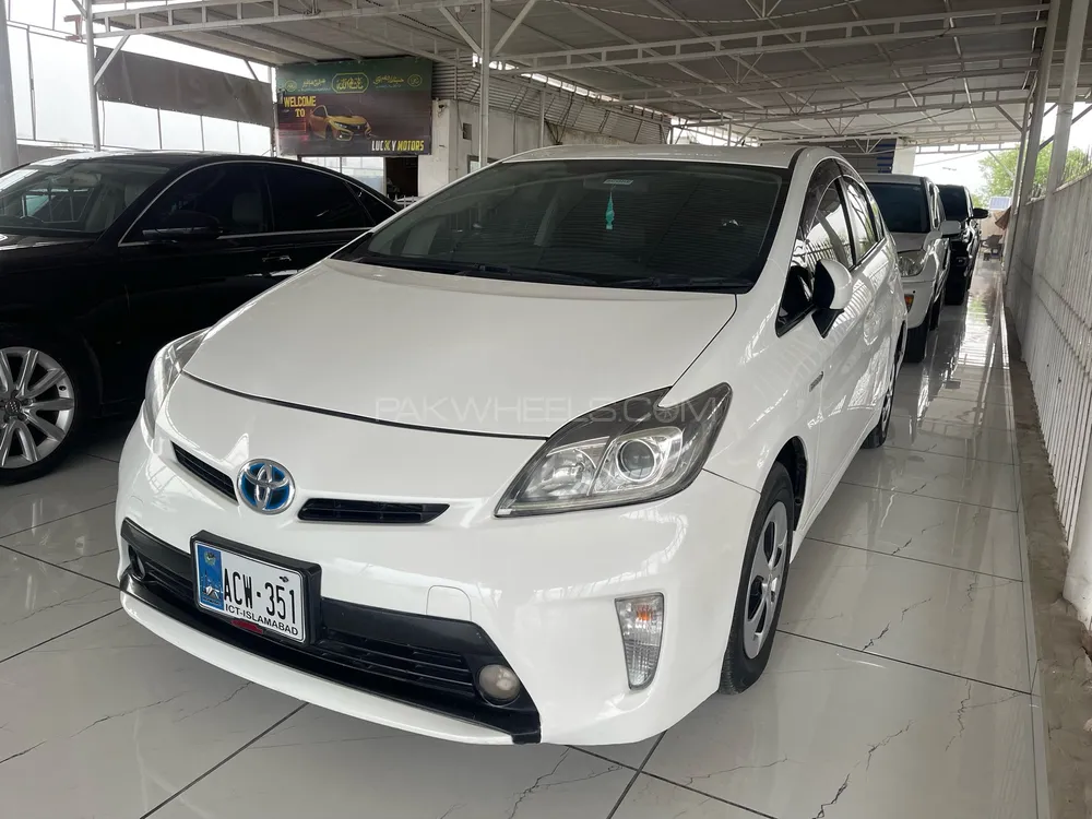 Toyota Prius 2013 for Sale in Peshawar Image-1