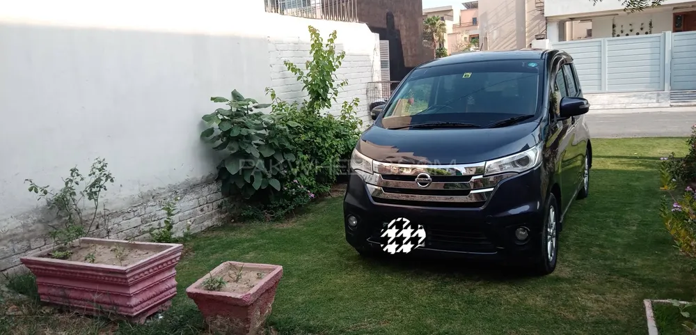 نسان ڈیز 2013 for Sale in لاہور Image-1