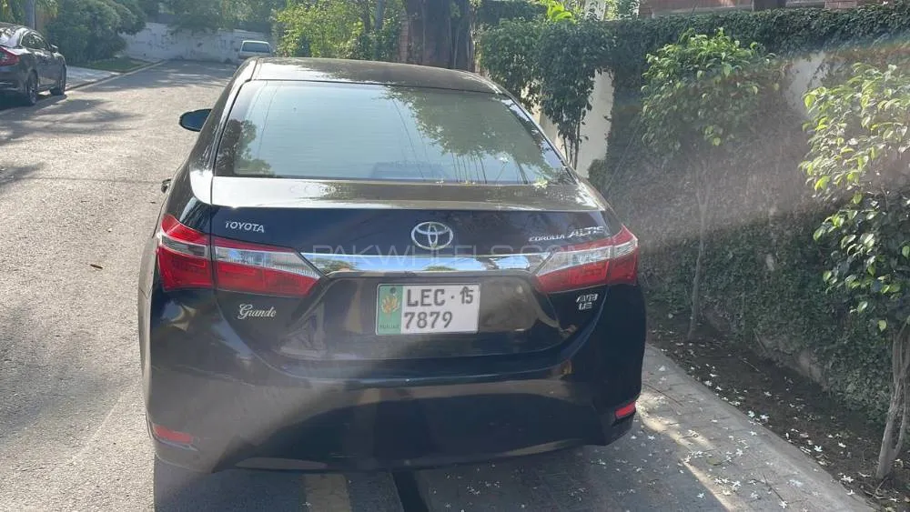 Toyota Corolla 2015 for Sale in Lahore Image-1