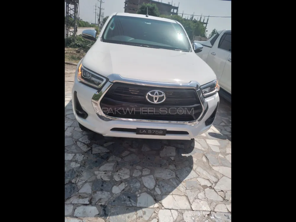 Toyota Hilux 2021 for Sale in Peshawar Image-1