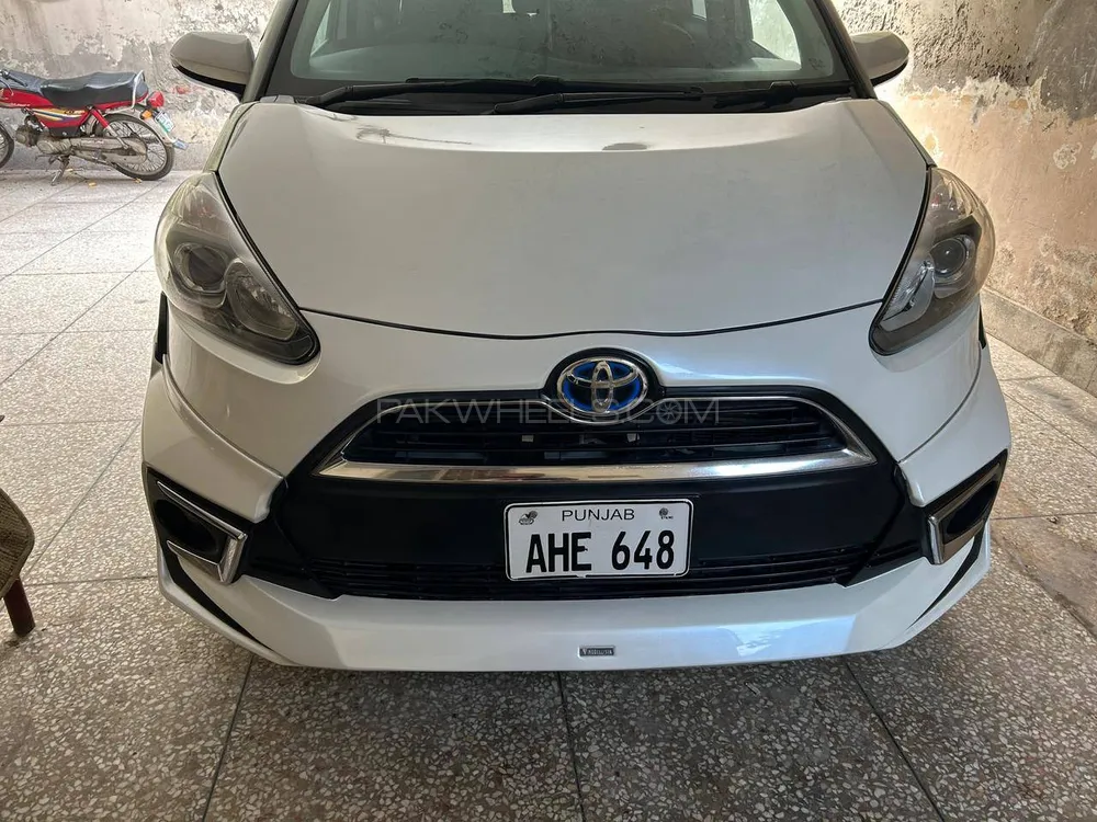 Toyota Sienta 2016 for Sale in Lahore Image-1