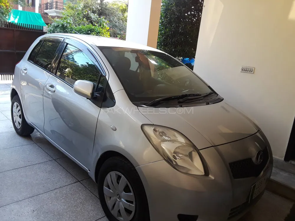 Toyota Vitz 2007 for Sale in Lahore Image-1