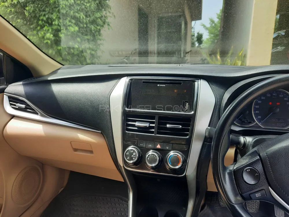 Toyota Yaris Sedan 2021 for Sale in Lahore Image-1