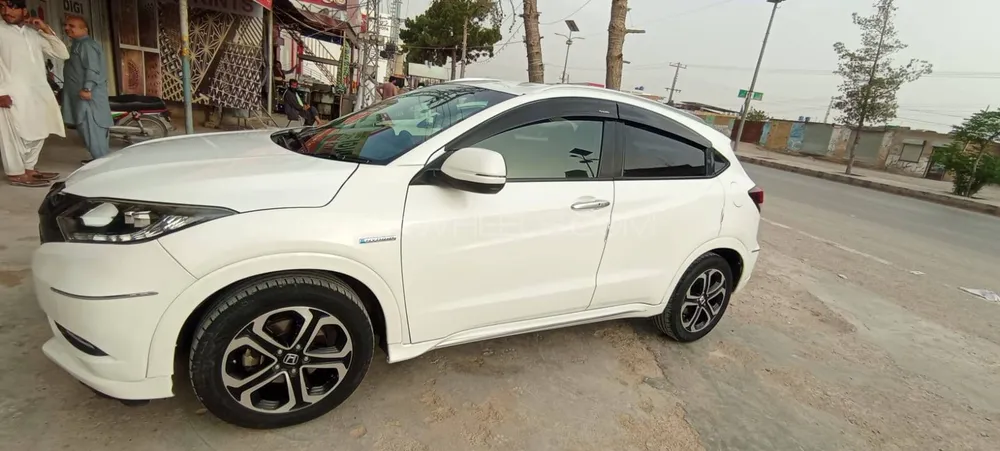 Honda Vezel 2015 for Sale in Quetta Image-1