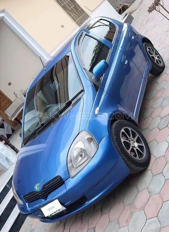 Toyota Vitz 2001 for Sale in Burewala Image-1