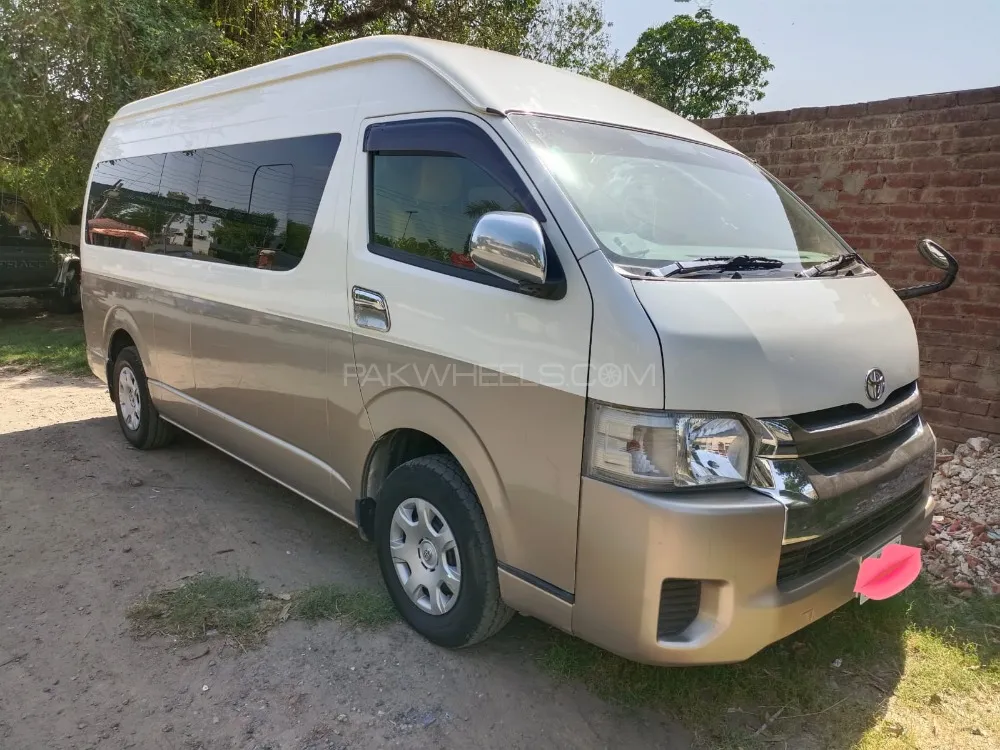 Toyota Hiace 2017 for Sale in Lahore Image-1