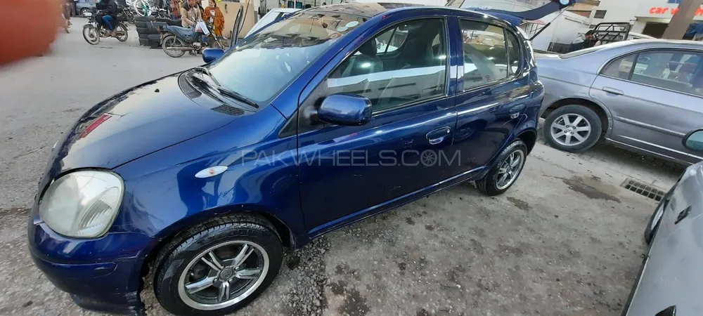 Toyota Vitz 2004 for Sale in Karachi Image-1