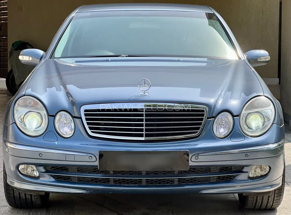 Mercedes Benz E Class 2004 for Sale in Lahore Image-1