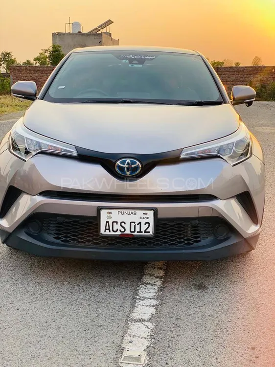 Toyota C-HR 2017 for Sale in Sheikhupura Image-1