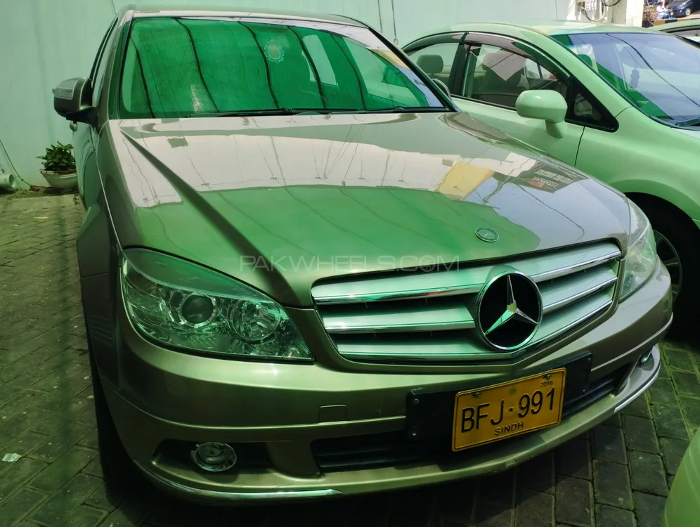 Mercedes Benz C Class 2007 for Sale in Multan Image-1
