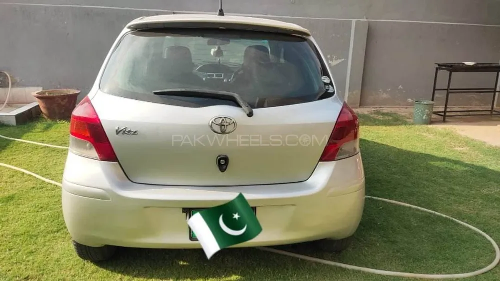 Toyota Vitz 2008 for Sale in Lahore Image-1
