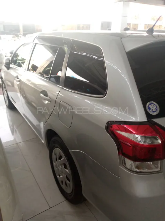 Toyota Corolla Fielder 2016 for Sale in Peshawar Image-1