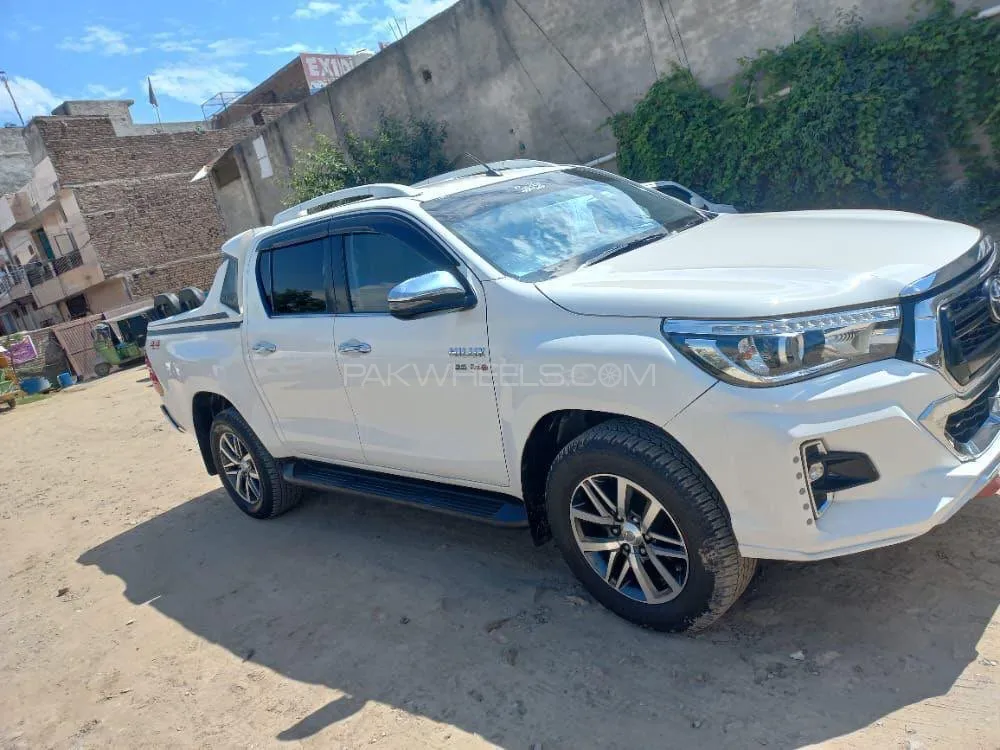 Toyota Hilux 2021 for Sale in Islamabad Image-1