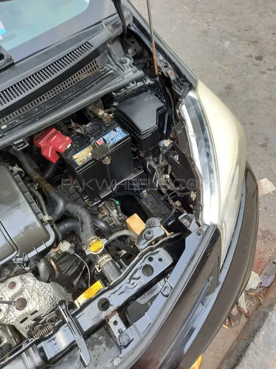 Toyota Vitz 2013 for Sale in Karachi Image-1