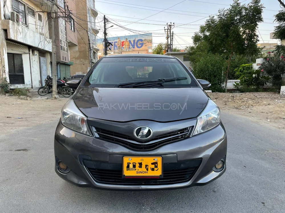 Toyota Vitz 2014 for Sale in Karachi Image-1