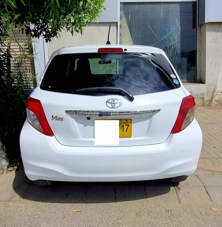 Toyota Vitz 2012 for Sale in Karachi Image-1