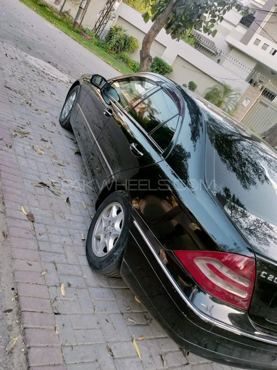 Mercedes Benz C Class 2003 for Sale in Lahore Image-1