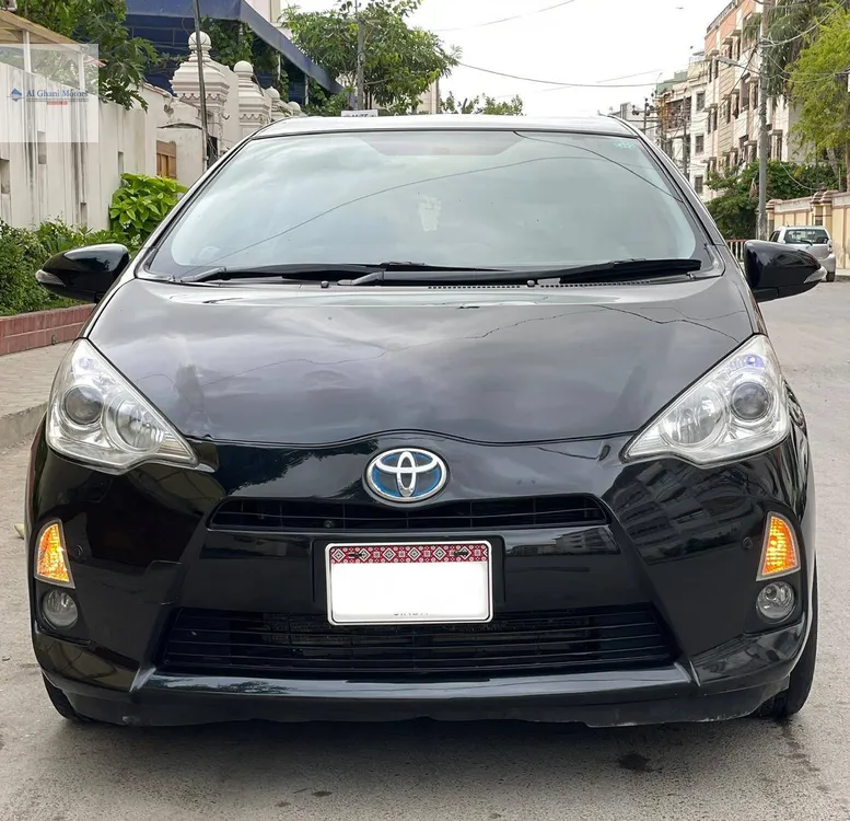 Toyota Aqua 2013 for Sale in Karachi Image-1