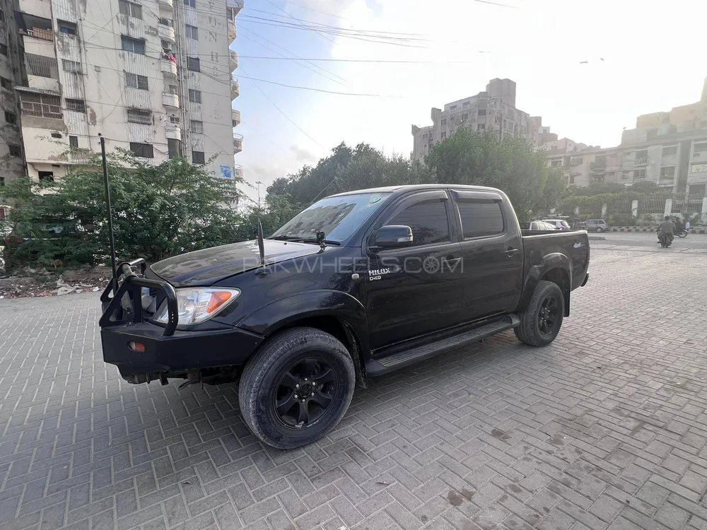 Toyota Hilux 2010 for Sale in Karachi Image-1