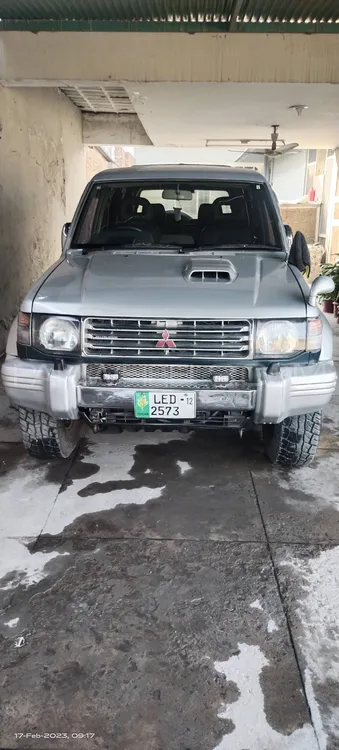 Mitsubishi Pajero 1995 for Sale in Peshawar Image-1