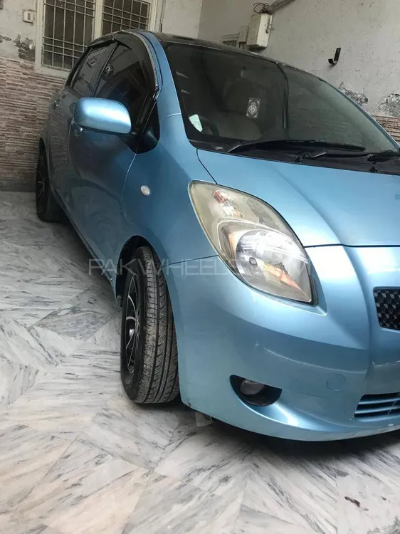Toyota Vitz 2005 for Sale in Sialkot Image-1