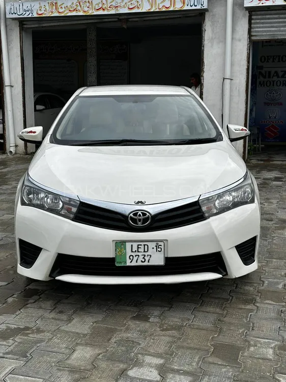 Toyota Corolla 2015 for Sale in Piplan Image-1