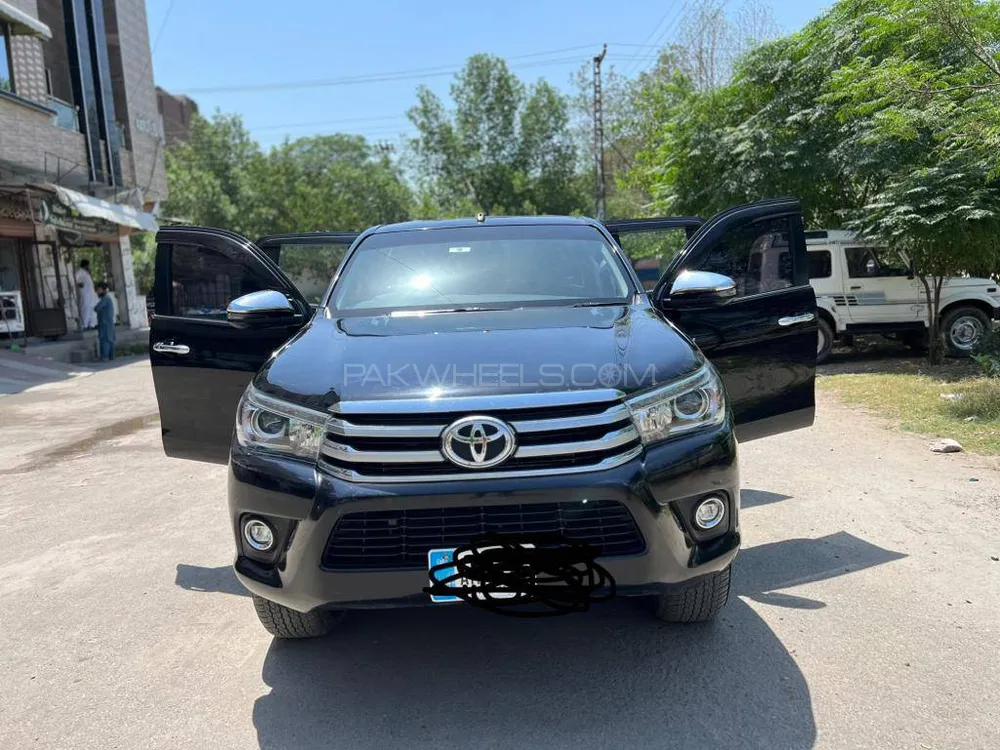 Toyota Hilux 2020 for Sale in Faisalabad Image-1