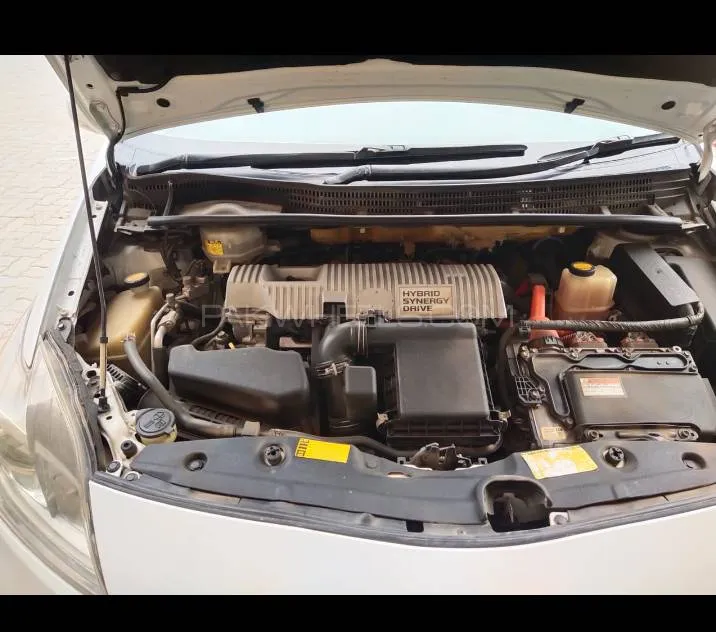Toyota Prius 2013 for Sale in D.G.Khan Image-1