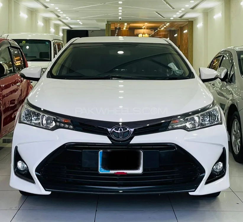 Toyota Corolla 2021 for Sale in Peshawar Image-1
