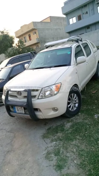 Toyota Hilux 2010 for Sale in Islamabad Image-1