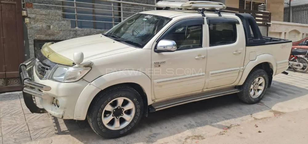 Toyota Hilux 2014 for Sale in Islamabad Image-1