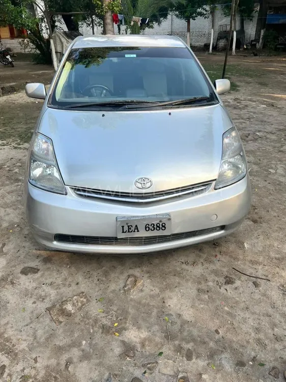 Toyota Prius 2011 for Sale in Peshawar Image-1