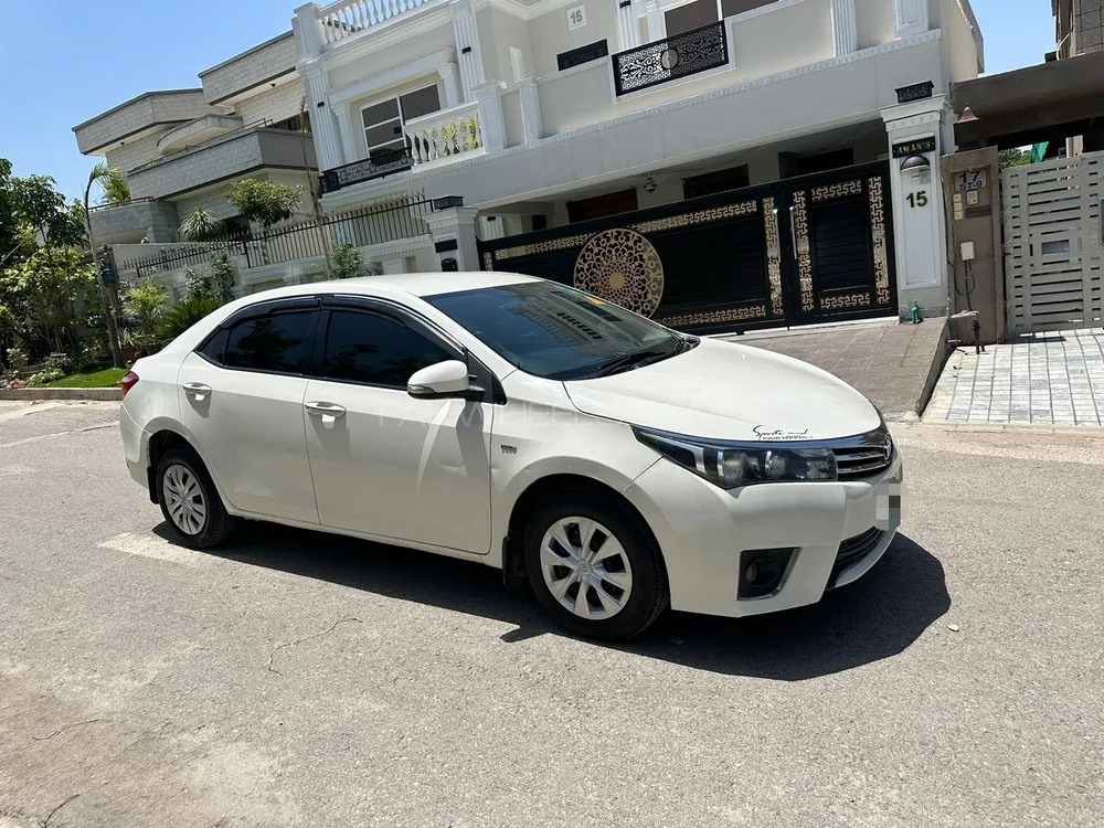 Toyota Corolla 2015 for Sale in Islamabad Image-1