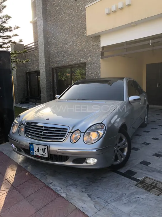 Mercedes Benz E Class 2004 for Sale in Islamabad Image-1