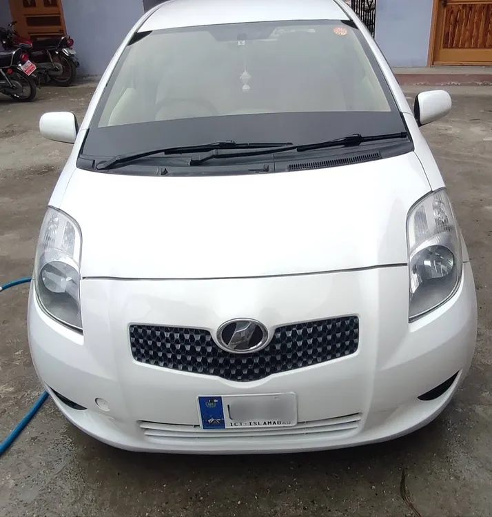 Toyota Vitz 2007 for Sale in Mansehra Image-1