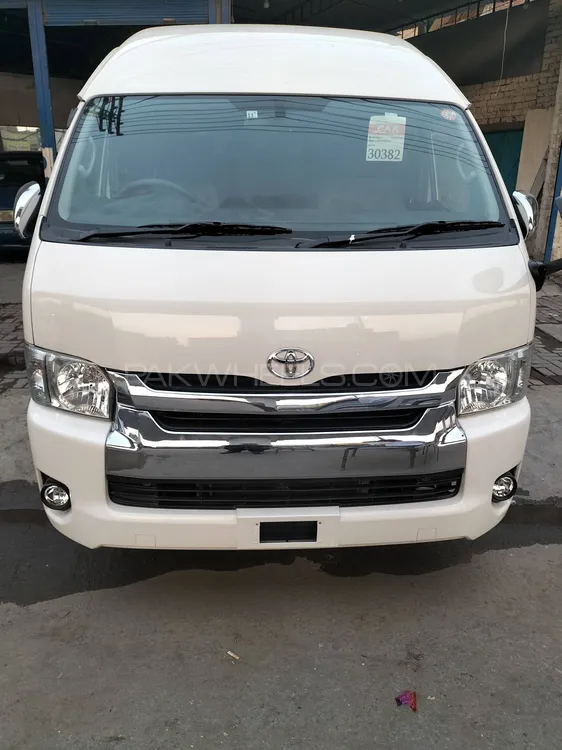 Toyota Hiace 2017 for Sale in Lahore Image-1
