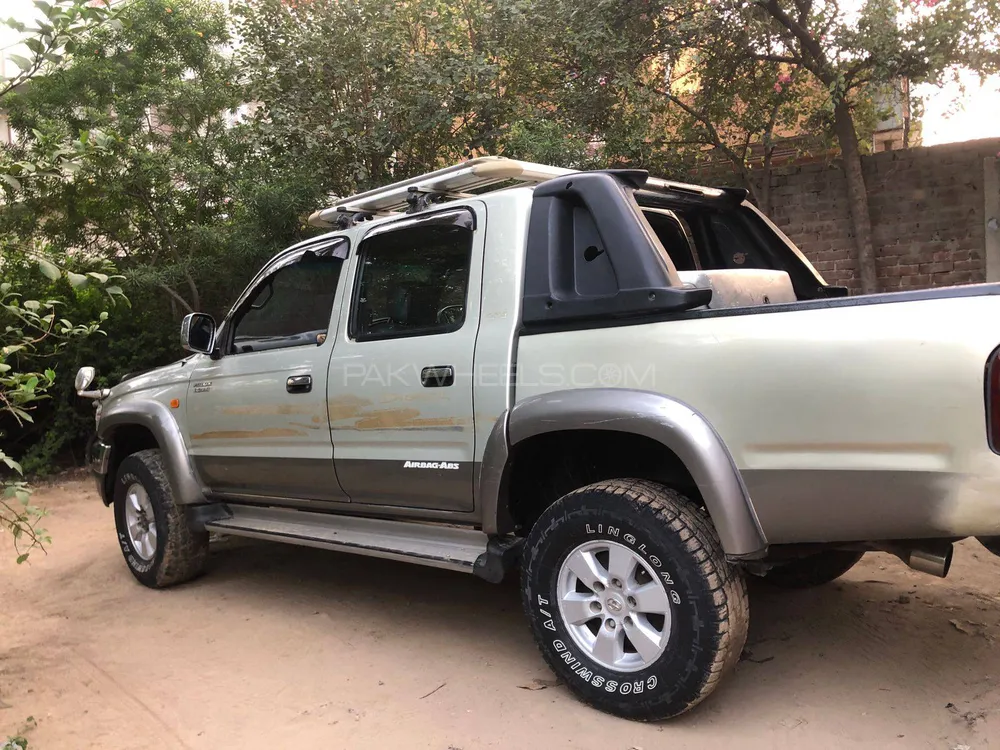 Toyota Hilux 2001 for sale in Lahore