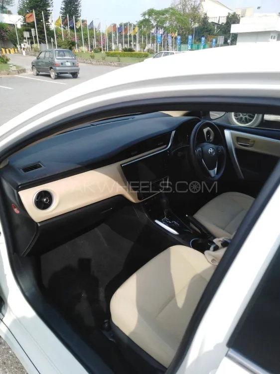 Toyota Corolla 2017 for Sale in Islamabad Image-1