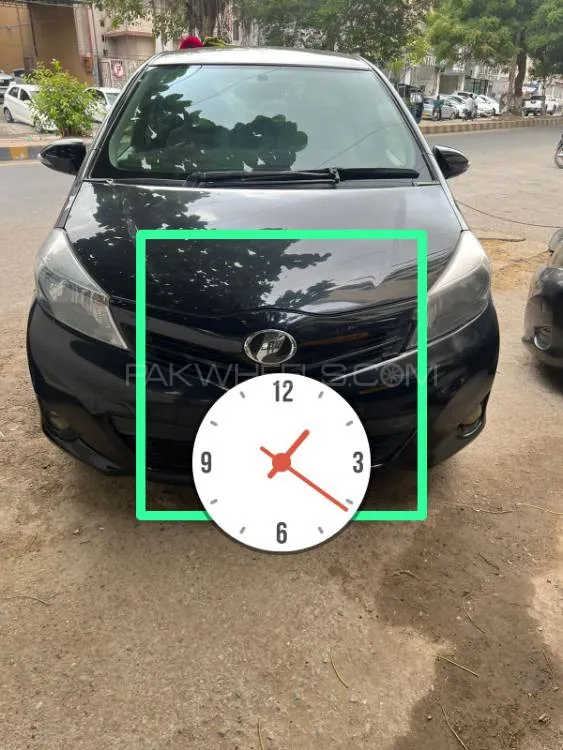 Toyota Vitz 2013 for Sale in Karachi Image-1