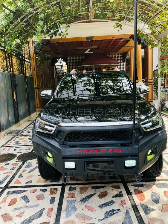Toyota Hilux 2015 for Sale in Peshawar Image-1