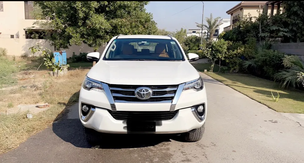 Toyota Fortuner 2017 for Sale in Lahore Image-1