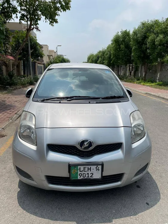 Toyota Vitz 2010 for Sale in Lahore Image-1