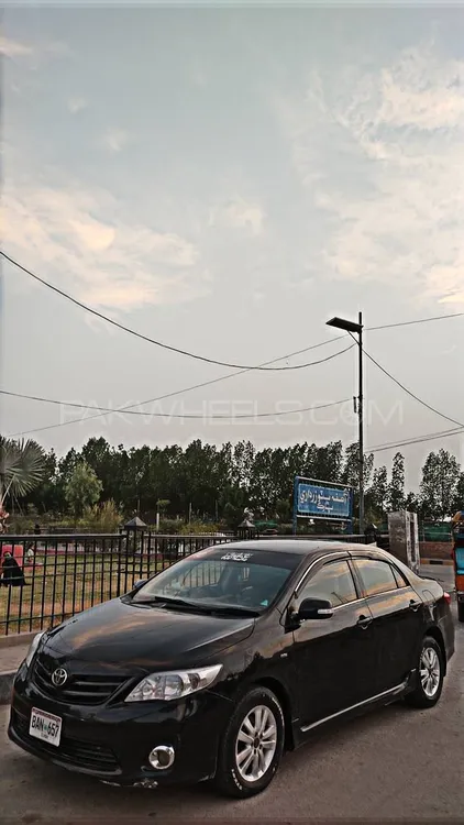 Toyota Corolla 2013 for Sale in Larkana Image-1