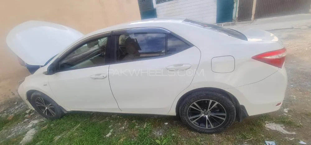 Toyota Corolla 2016 for Sale in Abbottabad Image-1