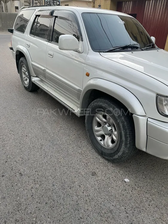 Toyota Surf 2001 for Sale in Karachi Image-1