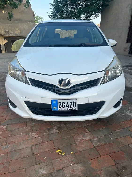 Toyota Vitz 2011 for Sale in Chiniot Image-1