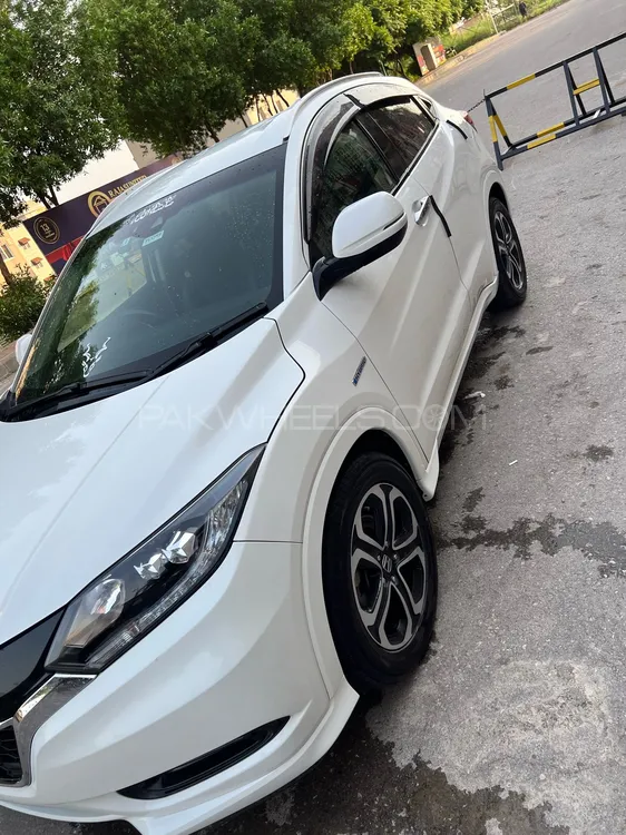 Honda Vezel 2016 for Sale in Rawalpindi Image-1
