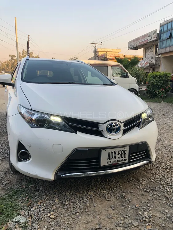 Toyota Auris 2013 for Sale in Rawalpindi Image-1